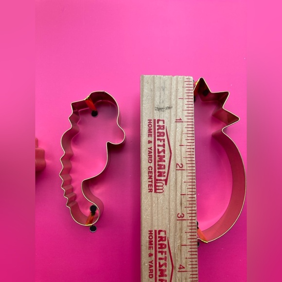 NEW Lilly Pulitzer GWP Cookie Exchange Kit With Cookie Cutters and Tin - Picture 5 of 8